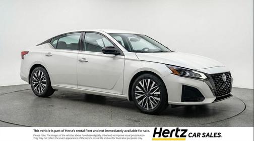 Glacier White 2025 Nissan Altima SV FWD