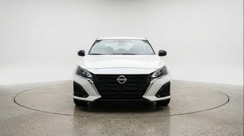 Glacier White 2025 Nissan Altima SV FWD