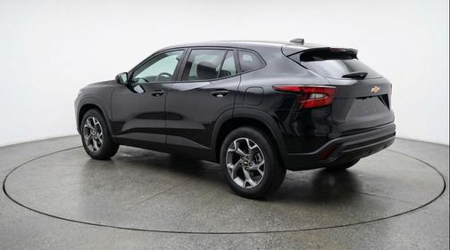 Mosaic Black Metallic 2025 Chevrolet Trax LT