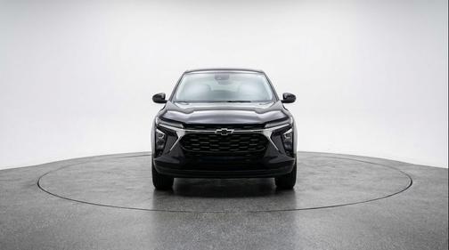 Mosaic Black Metallic 2025 Chevrolet Trax LT