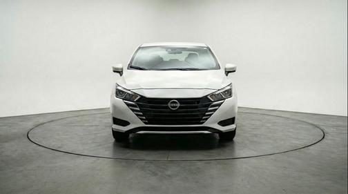Brilliant Silver Metallic 2025 Nissan Versa 1.6 SV