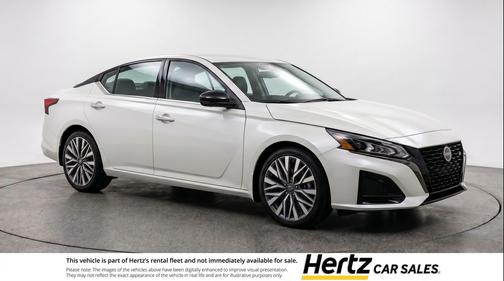 Pearl White Tricoat 2025 Nissan Altima SV FWD