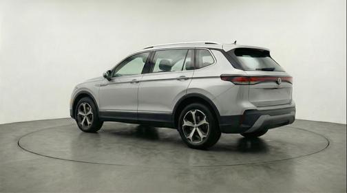 pyrite silver metallic 2026 Volkswagen Tiguan 2.0T SE