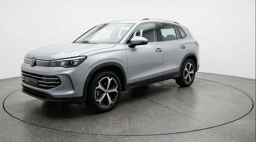 pyrite silver metallic 2026 Volkswagen Tiguan 2.0T SE