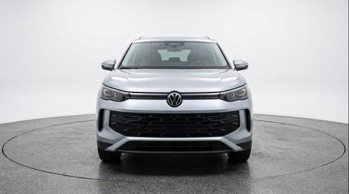 pyrite silver metallic 2026 Volkswagen Tiguan 2.0T SE