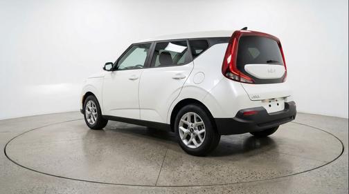 Snow White Pearl 2025 Kia Soul LX