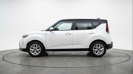 Snow White Pearl 2025 Kia Soul LX