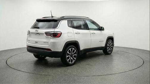 Bright White Clearcoat 2025 Jeep Compass Trailhawk