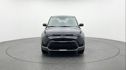Fusion Black 2025 Kia Soul LX