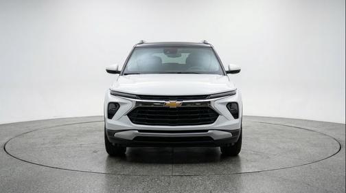 Summit White 2025 Chevrolet Trailblazer LT