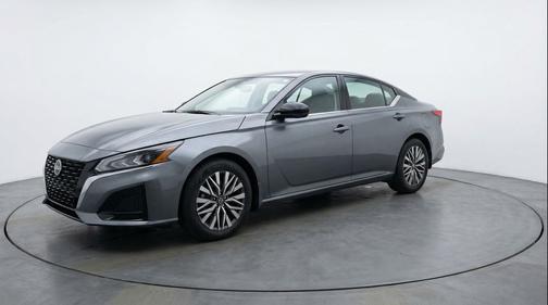 Gun Metallic 2025 Nissan Altima SV FWD
