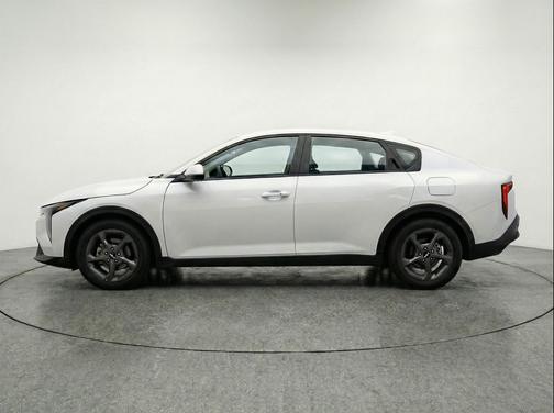 Snow White Pearl 2025 Kia K4 LXS