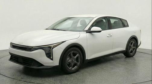 Snow White Pearl 2025 Kia K4 LXS