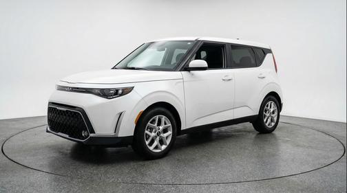 Snow White Pearl 2025 Kia Soul LX