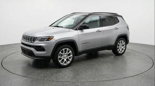 Silver Zynith Metallic Clearcoat 2025 Jeep Compass Limited