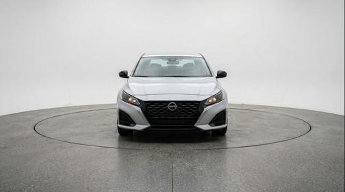 Brilliant Silver Metallic 2025 Nissan Altima SV FWD