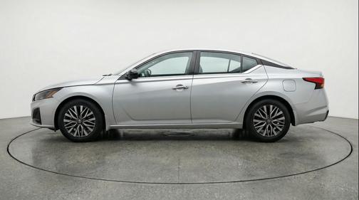 Brilliant Silver Metallic 2025 Nissan Altima SV FWD