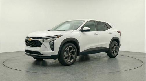 Summit White 2025 Chevrolet Trax LT