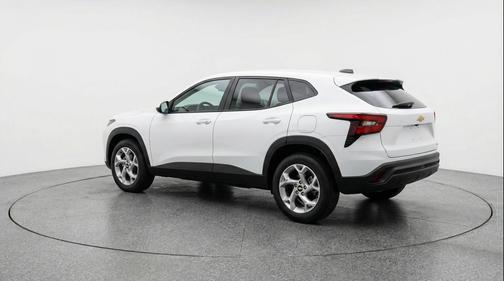 Summit White 2025 Chevrolet Trax LT