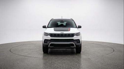 Bright White Clearcoat 2025 Jeep Compass Trailhawk