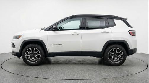 Bright White Clearcoat 2025 Jeep Compass Trailhawk