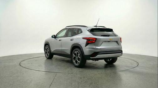 Sterling Gray Metallic 2025 Chevrolet Trax LT