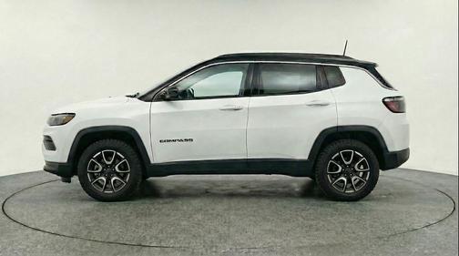 Bright White Clearcoat 2025 Jeep Compass Trailhawk