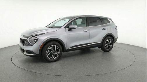 Everlasting Silver 2025 Kia Sportage LX