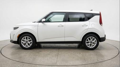 Snow White Pearl 2025 Kia Soul LX