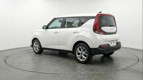Snow White Pearl 2025 Kia Soul LX