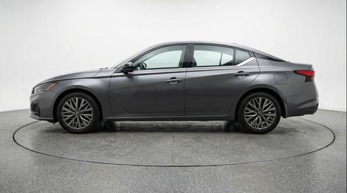 Gun Metallic 2025 Nissan Altima SV FWD
