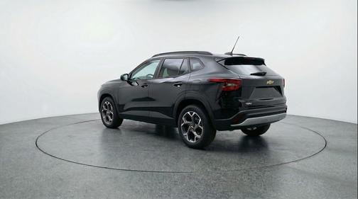 Mosaic Black Metallic 2025 Chevrolet Trax LT