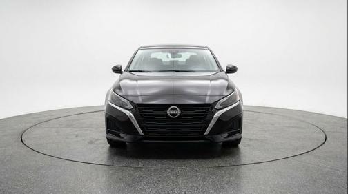 Super Black 2025 Nissan Altima SV FWD