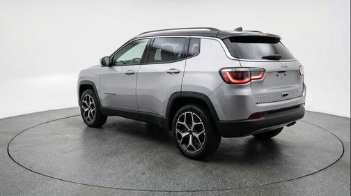 Silver Zynith Metallic Clearcoat 2025 Jeep Compass Limited