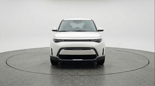 Snow White Pearl 2025 Kia Soul LX