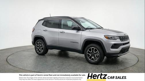 Silver Zynith Metallic Clearcoat 2025 Jeep Compass Trailhawk