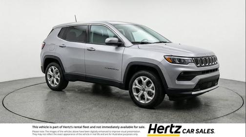 Silver Zynith Metallic Clearcoat 2025 Jeep Compass Latitude