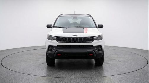 Bright White Clearcoat 2025 Jeep Compass Trailhawk