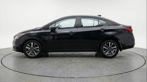 Super Black 2025 Nissan Versa 1.6 SV