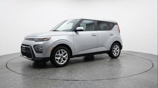 Steel Gray 2025 Kia Soul LX