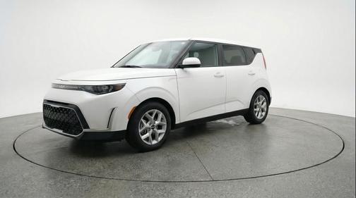 Snow White Pearl 2025 Kia Soul LX