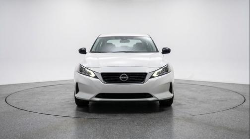 Glacier White 2025 Nissan Altima SV FWD