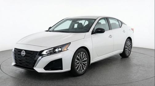 Glacier White 2025 Nissan Altima SV FWD