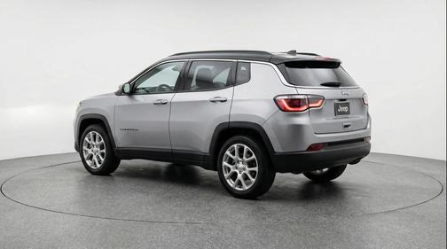 Silver Zynith Metallic Clearcoat 2025 Jeep Compass Limited