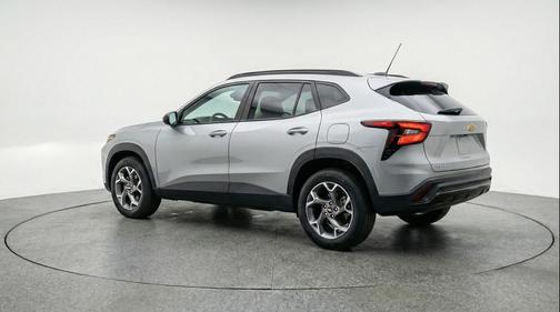 Sterling Gray Metallic 2025 Chevrolet Trax LT