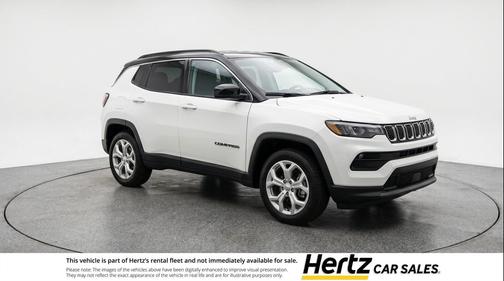 Bright White Clearcoat 2025 Jeep Compass Latitude