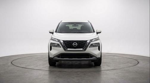 Everest White Pearl Tricoat 2025 Nissan Rogue SV