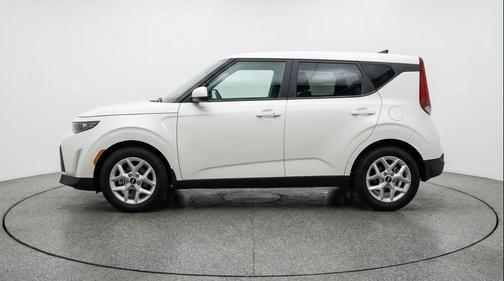 Snow White Pearl 2025 Kia Soul LX