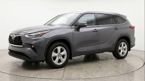 Magnetic Gray Metallic 2025 Toyota Highlander LE