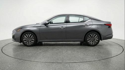 Gun Metallic 2025 Nissan Altima SV FWD